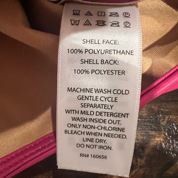 Sincerely Jules cropped hot pink polyurethane top, size M, EUC, clubbing, summer - Picture 7 of 7